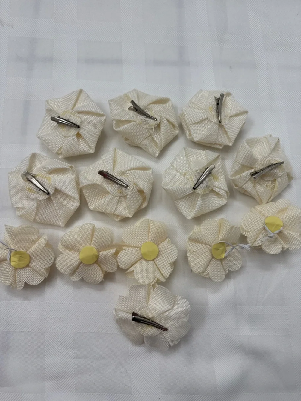 Cream Fabric Rose Flower Embellishments - Pack of 13 Decorative Appliqués
